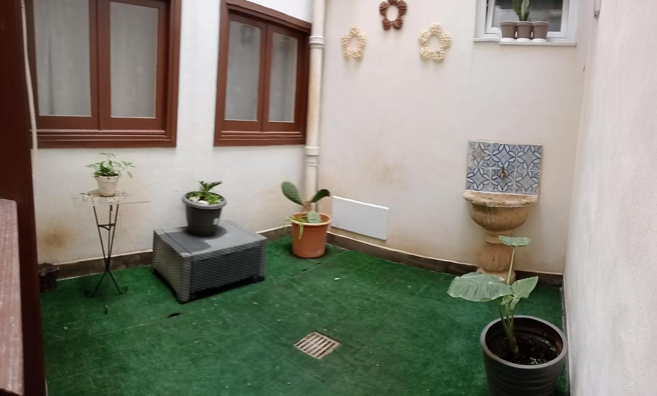 Dietro Il Massimo Palermo Exteriör bild